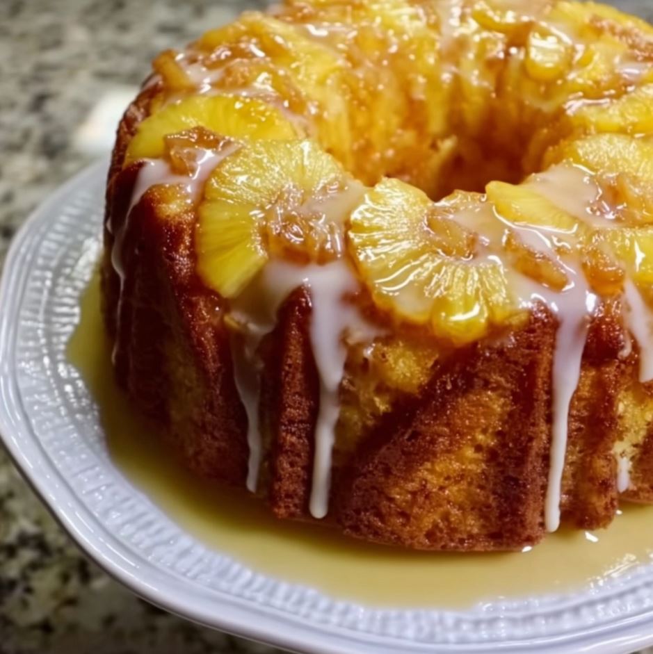 Pineapple Upside Down Bundt Cake with Vanilla Glaze 1 Pineapple Upside Down Bundt Cake with Vanilla Glaze