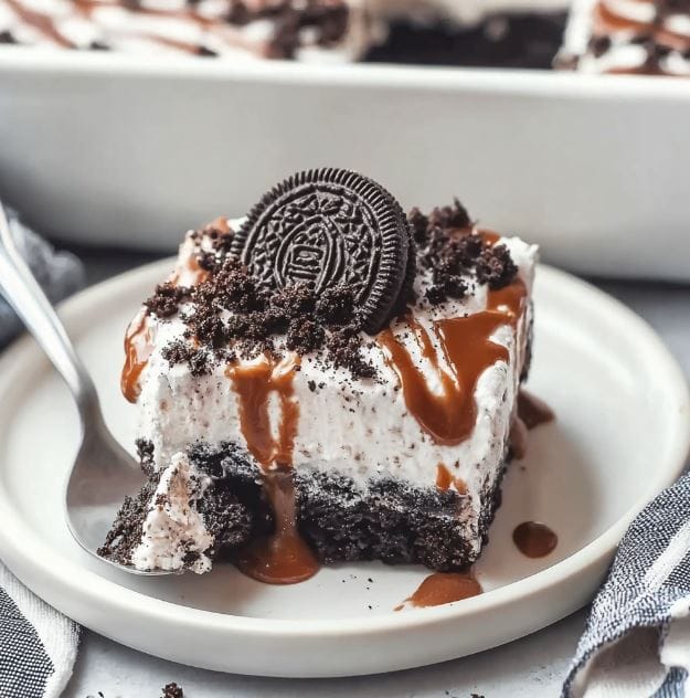 Decadent Oreo Poke Cake That Will 1Wow Your Guests – Easy & Irresistible 2 Decadent Oreo Poke Cake That Will Wow Your Guests