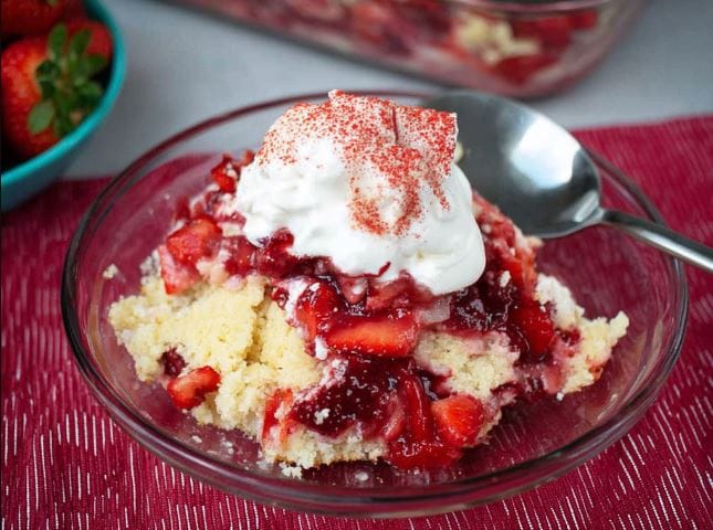 Strawberry Cheesecake Dump Cake – Gooey, Creamy & Easy Dessert Recipe 1 Strawberry Cheesecake Dump Cake1