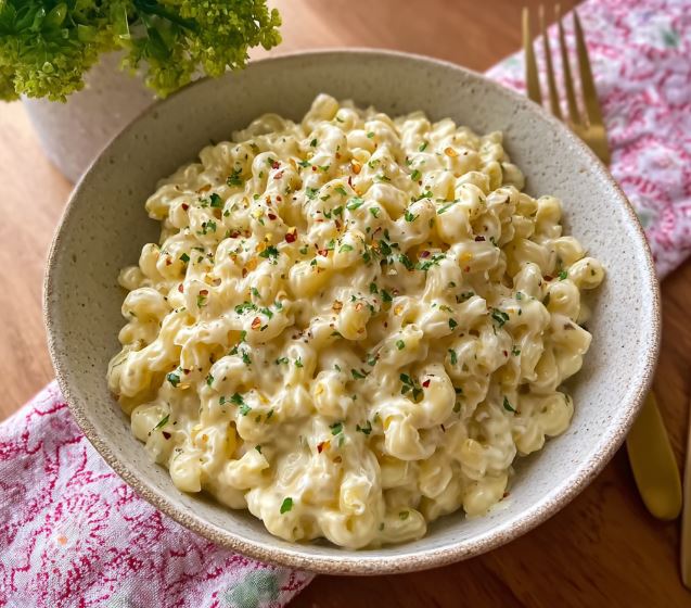 Creamy Garlic Pasta